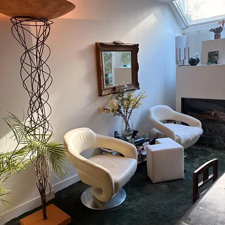 Quartier Museum Center *