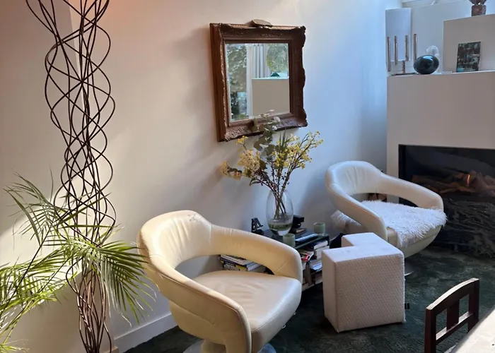 Quartier Museum Center *